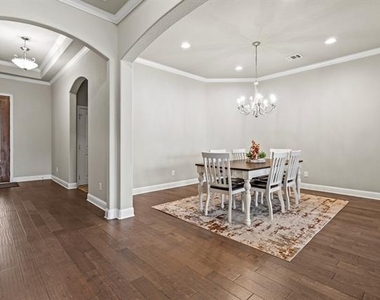 3406 Woodford Drive - Photo Thumbnail 2