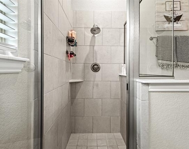 3406 Woodford Drive - Photo Thumbnail 21