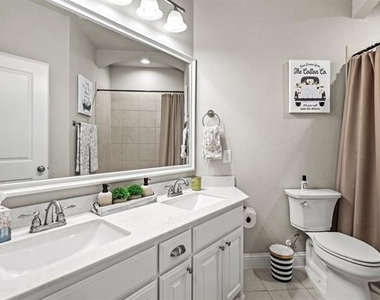3406 Woodford Drive - Photo Thumbnail 13
