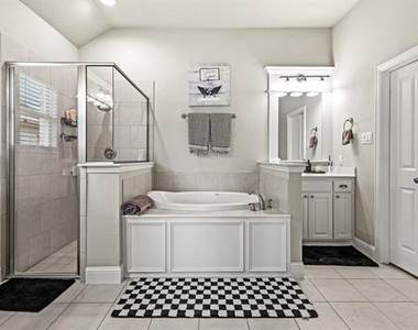 3406 Woodford Drive - Photo Thumbnail 20