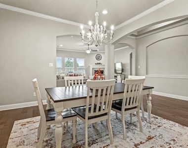 3406 Woodford Drive - Photo Thumbnail 6