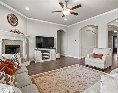 3406 Woodford Drive - Photo Thumbnail 5