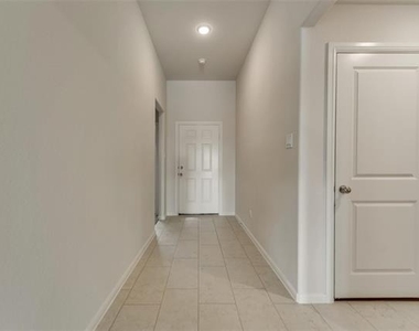 4909 Cleves Avenue - Photo Thumbnail 2