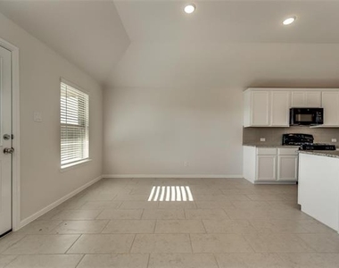 4909 Cleves Avenue - Photo Thumbnail 10