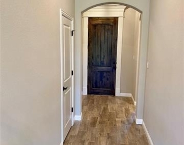 3002 Promenade Drive - Photo Thumbnail 3