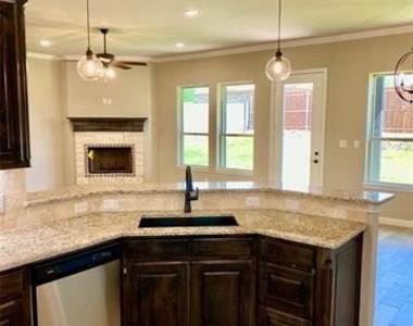 3002 Promenade Drive - Photo Thumbnail 10