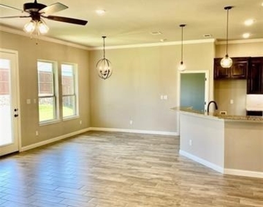 3002 Promenade Drive - Photo Thumbnail 4
