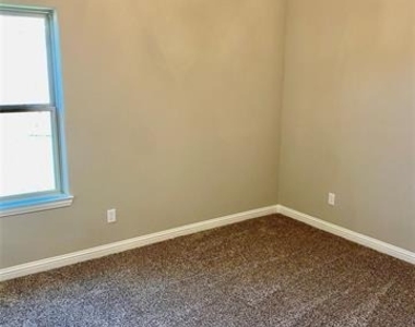 3002 Promenade Drive - Photo Thumbnail 17
