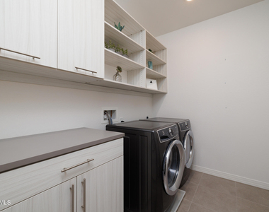 7349 E Vista Bonita Drive - Photo Thumbnail 16