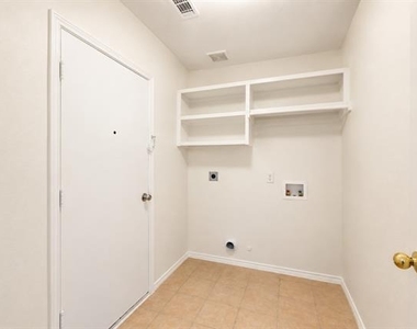 10057 Wyndbrook Drive - Photo Thumbnail 17