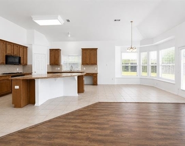10057 Wyndbrook Drive - Photo Thumbnail 5