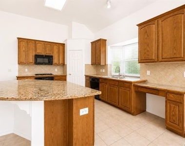 10057 Wyndbrook Drive - Photo Thumbnail 12