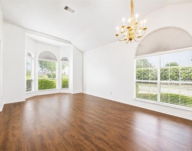 10057 Wyndbrook Drive - Photo Thumbnail 7