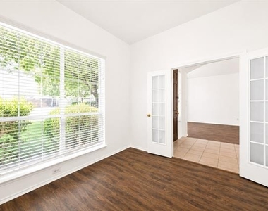 10057 Wyndbrook Drive - Photo Thumbnail 13