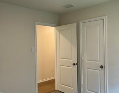 4624 Verdin Street - Photo Thumbnail 12