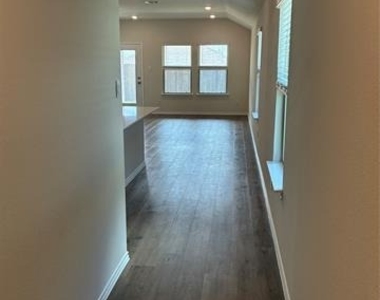 4624 Verdin Street - Photo Thumbnail 2
