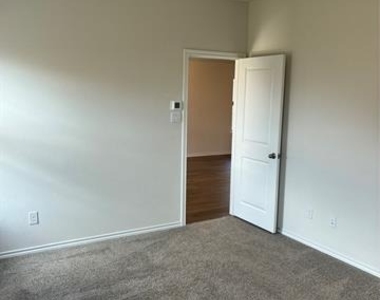 4624 Verdin Street - Photo Thumbnail 8