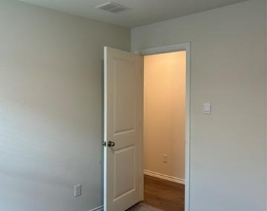 4624 Verdin Street - Photo Thumbnail 15