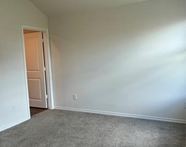 4624 Verdin Street - Photo Thumbnail 9