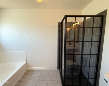 1249 W Kelly Lane - Photo Thumbnail 16