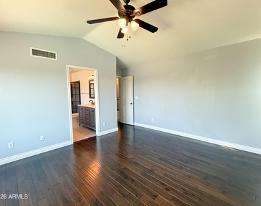1249 W Kelly Lane - Photo Thumbnail 14