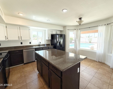 1249 W Kelly Lane - Photo Thumbnail 11