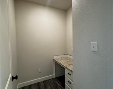 331 Sophia Lane - Photo Thumbnail 2