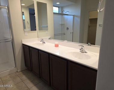 16416 W Cottontail Lane - Photo Thumbnail 10