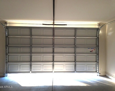 16416 W Cottontail Lane - Photo Thumbnail 15