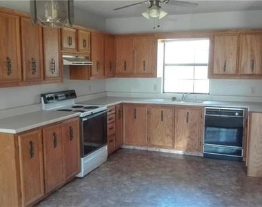 87 Jade Lane - Photo Thumbnail 6