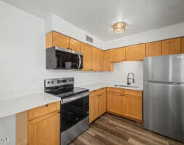 2209 S Granada Drive - Photo Thumbnail 4