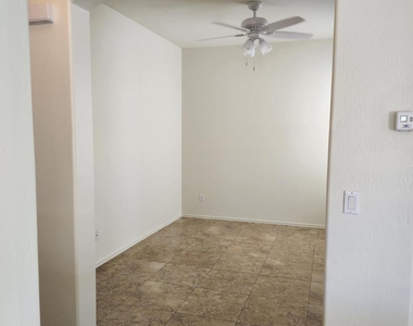 17938 W Port Royale Lane - Photo Thumbnail 9