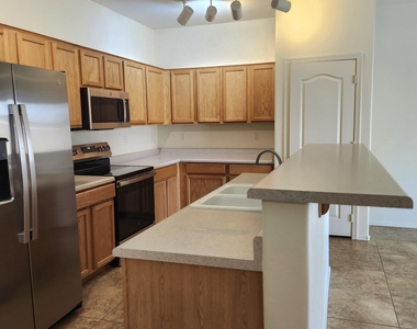 17938 W Port Royale Lane - Photo Thumbnail 6