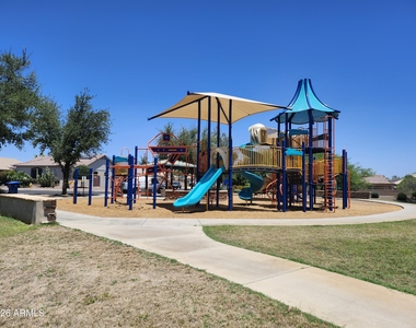 17938 W Port Royale Lane - Photo Thumbnail 24