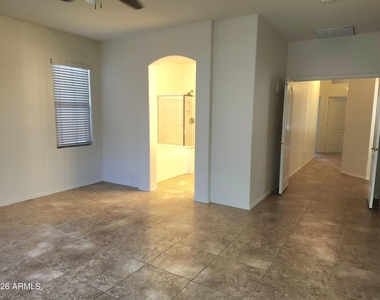 17938 W Port Royale Lane - Photo Thumbnail 10