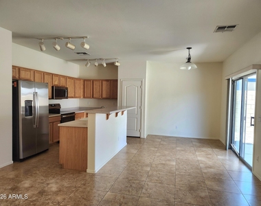 17938 W Port Royale Lane - Photo Thumbnail 4