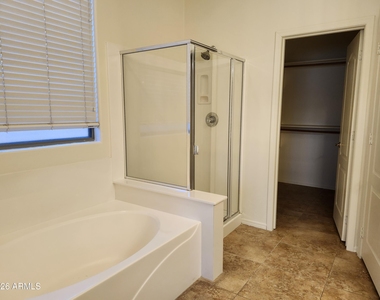 17938 W Port Royale Lane - Photo Thumbnail 13
