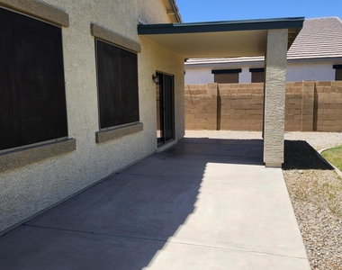 17938 W Port Royale Lane - Photo Thumbnail 22