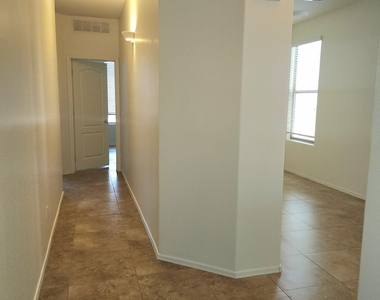 17938 W Port Royale Lane - Photo Thumbnail 15