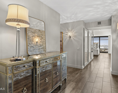 4808 N 24th Street - Photo Thumbnail 3