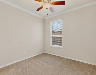 2717 Strand Lane - Photo Thumbnail 33