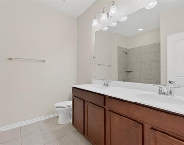 2717 Strand Lane - Photo Thumbnail 27