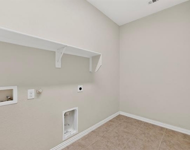 2717 Strand Lane - Photo Thumbnail 37