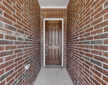 2717 Strand Lane - Photo Thumbnail 6