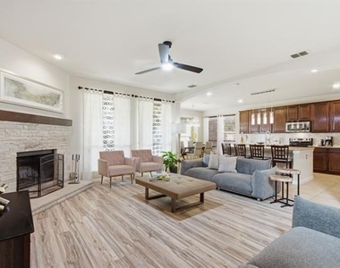 10537 Matador Drive - Photo Thumbnail 12