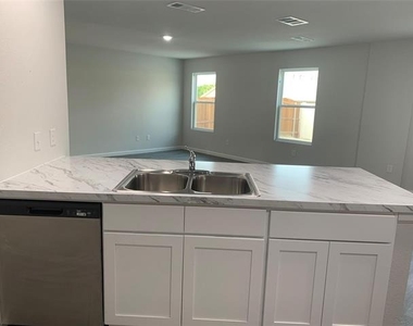 7336 Tin Star Drive - Photo Thumbnail 6