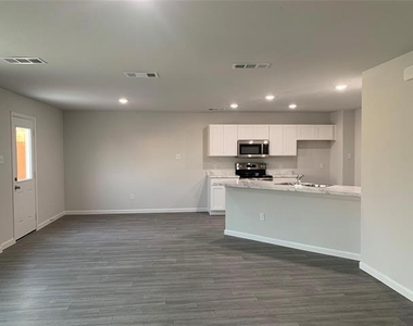 7336 Tin Star Drive - Photo Thumbnail 3