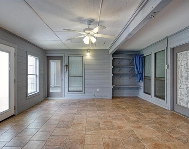3809 Graphic Place - Photo Thumbnail 15