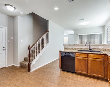 8453 Shallow Creek Drive - Photo Thumbnail 5