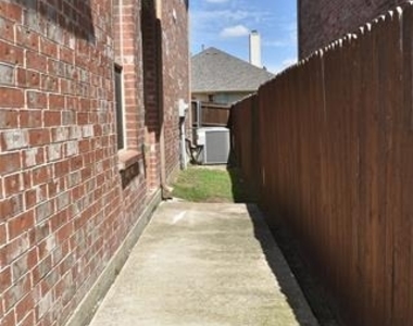 4916 Stray Creek Lane - Photo Thumbnail 28